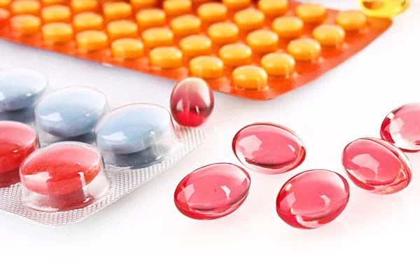 Tabletter isolert på hvite – stockfoto