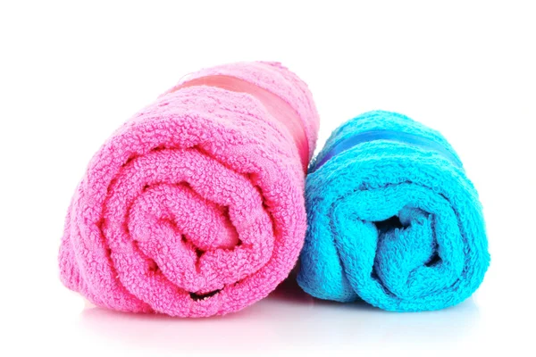 Twisted blå och rosa handdukar med band isolerad på vit — Stockfoto