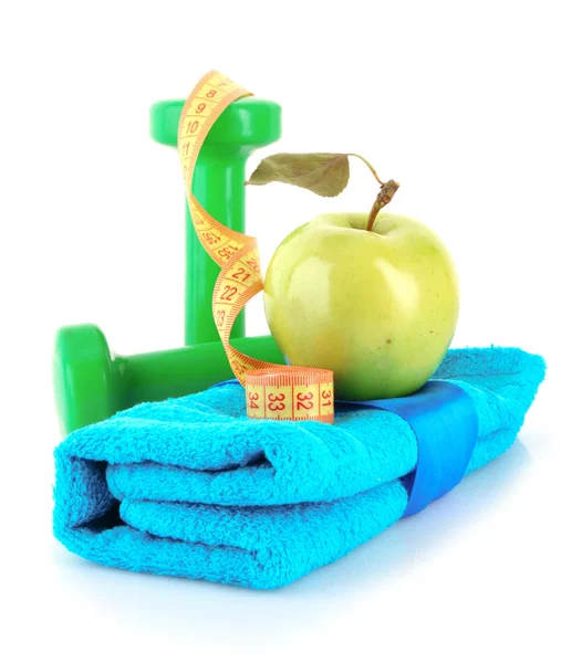 Mancuernas, toalla, manzana y cinta métrica aisladas en blanco —  Fotos de Stock