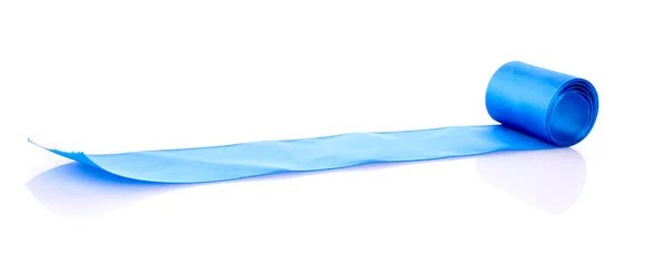 Mavi Tekstil izole üzerinde beyaz rulo — Stok fotoğraf