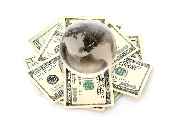 Amerikan Doları ile üzerine beyaz izole cam top — Stok fotoğraf