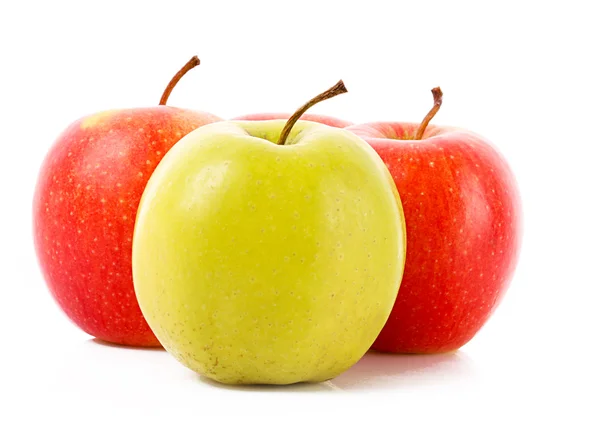 Fehér alapon izolált vörös és zöld alma — Stock Fotó