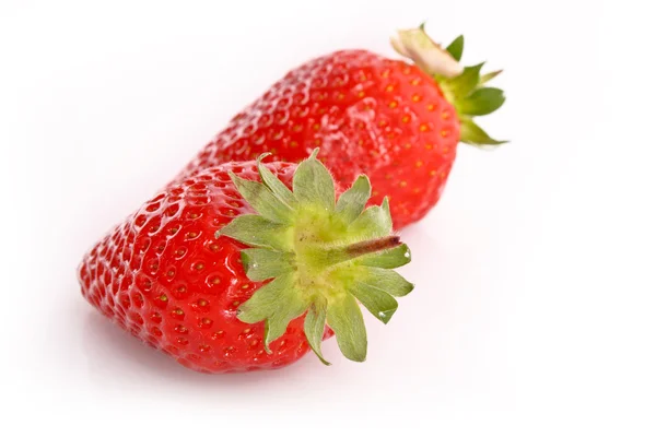 在白色孤立的两个草莓 — 图库照片