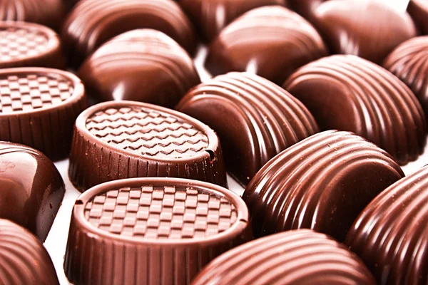 Chocolate aislado en blanco — Foto de Stock