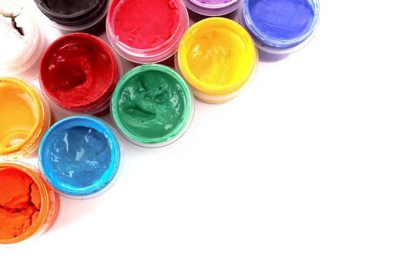 Boîtes vibrantes colorées de gouache isolées sur blanc — Photo