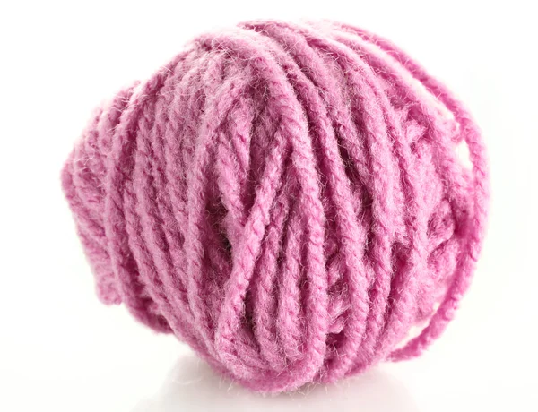 白で隔離される赤のウールの糸のピンクのボール — ストック写真