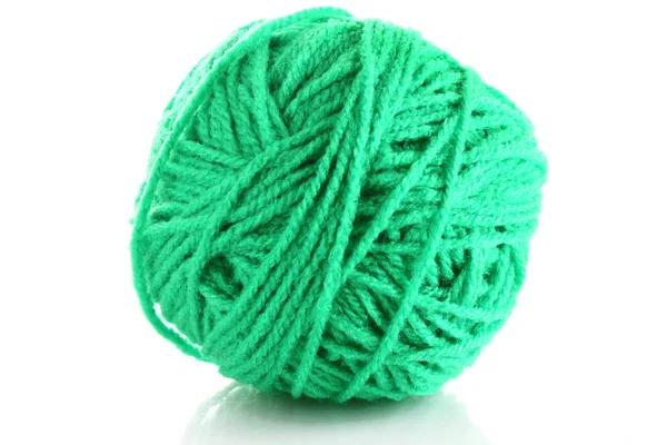 Palla verde di filo di lana rosso isolato su bianco — Foto Stock