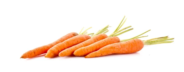 Несколько моркови изолированы на белом — стоковое фото
