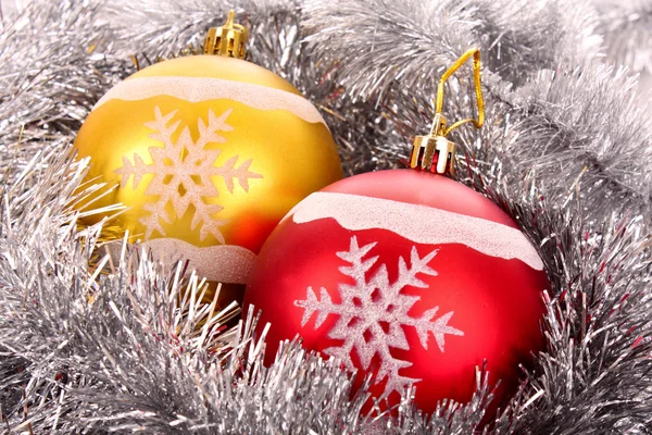 Bolas de Natal em decoração brilhante — Fotografia de Stock