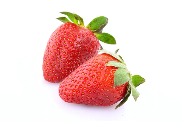 Två jordgubbar isolerad på vit — Stockfoto