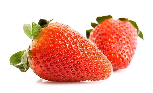 Två jordgubbar isolerad på vit — Stockfoto