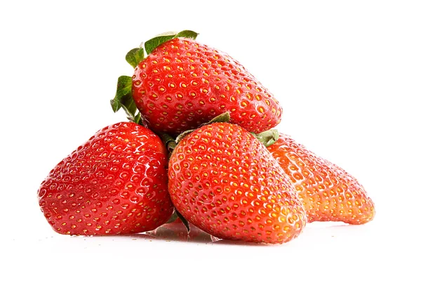 Peu de fraises isolées sur blanc — Photo
