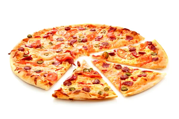 Вкусная итальянская пицца на белом — стоковое фото