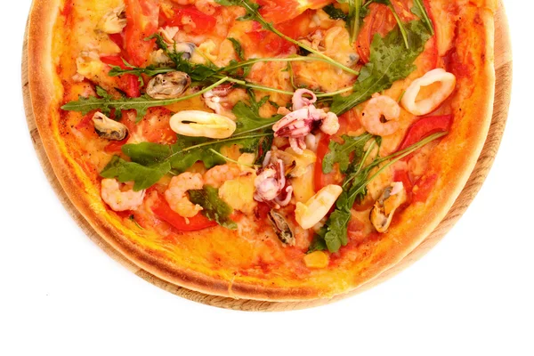 Pizza isolerad på vitt — Stockfoto