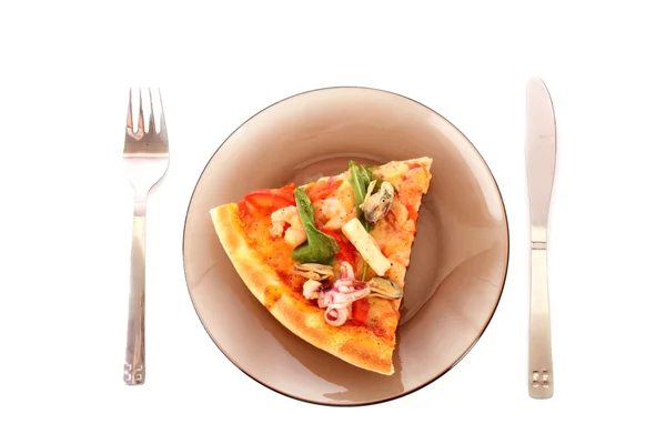 Pizza saporita isoalted su bianco — Foto Stock
