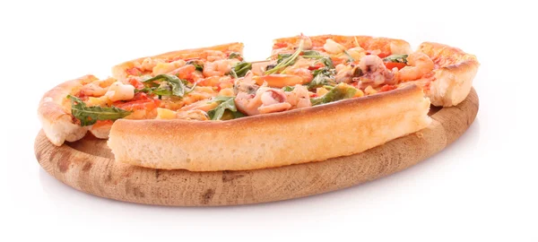 Pizza izolowana na białym — Zdjęcie stockowe