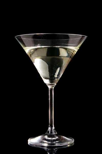 Martini szkła na czarnym tle — Zdjęcie stockowe
