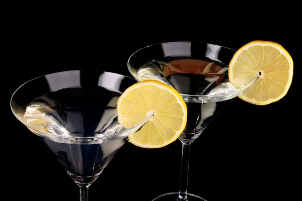 Gafas Martini sobre fondo negro —  Fotos de Stock