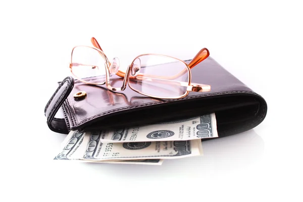 Glasögon, handväska och dollar sedlar isolerad på vit — Stockfoto
