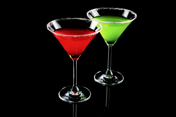 Lunettes Martini sur fond noir — Photo