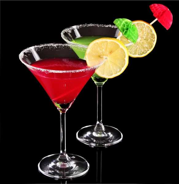 Martini-Brille auf schwarzem Hintergrund — Stockfoto