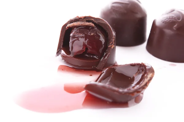 Cioccolato affettato isolato — Foto Stock