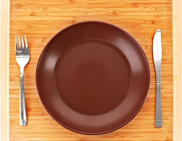 Prázdný talíř, vidlice a kinfe — Stock fotografie
