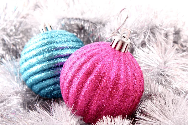 Bolas de Navidad en decoración brillante — Foto de Stock