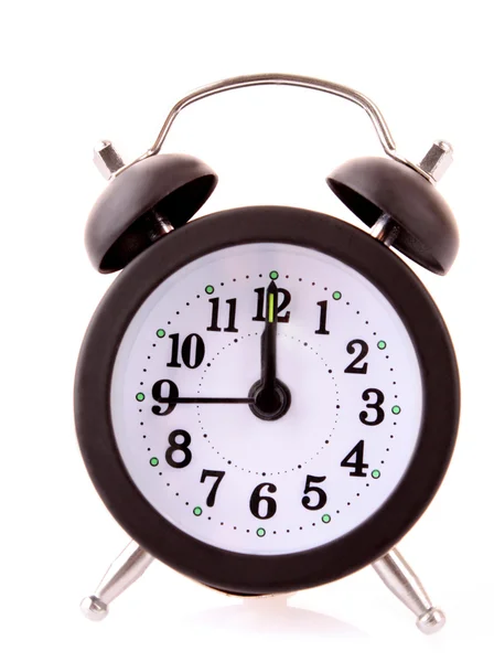 Reloj despertador vintage aislado sobre fondo blanco. Año nuevo tiempo — Foto de Stock