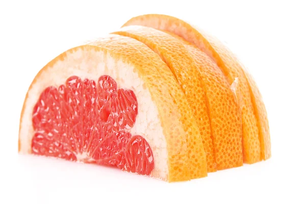 Geschnittene Hälfte der Grapefruit isoliert auf weiß — Stockfoto