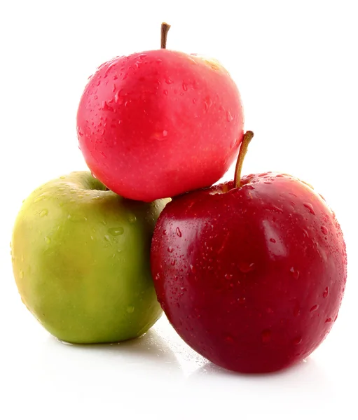 Rote und grüne Äpfel isoliert auf weiß — Stockfoto