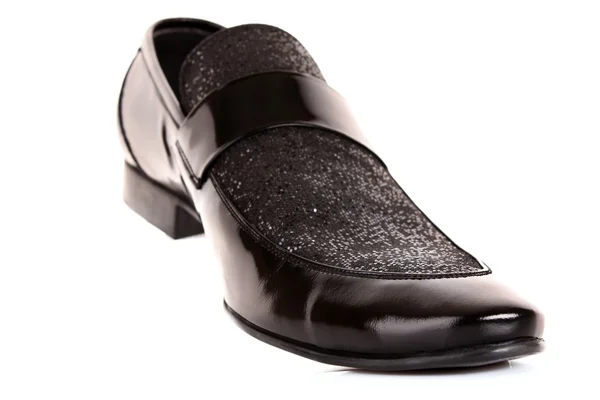 Černý lesklý Pánské boty izolovaných na bílém — Stock fotografie
