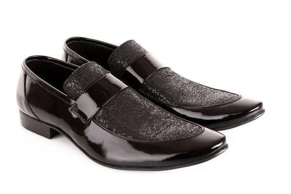 Zapato hombre negro brillante aislado en blanco —  Fotos de Stock
