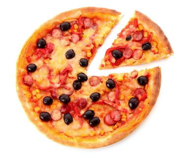 dilimlenmiş beyaz izole zeytinli pizza