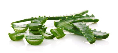 aloe vera üzerinde beyaz izole