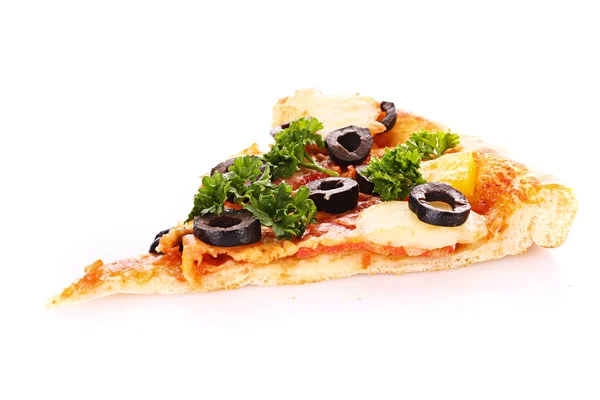 Πίτσα με ελιές που απομονώνονται σε λευκό — Φωτογραφία Αρχείου