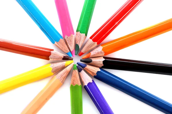 Málo barevné tužky izolované na bílém — Stock fotografie