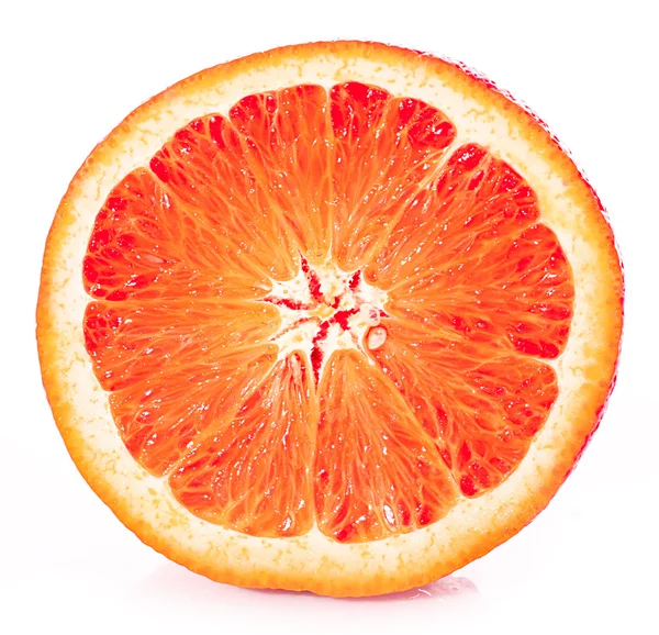 Primer plano naranja aislado sobre un fondo blanco — Foto de Stock