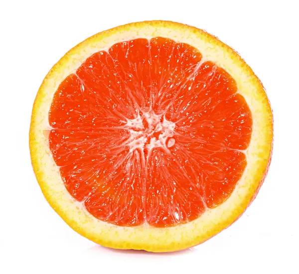 Апельсиновый крупный план на белом фоне — стоковое фото