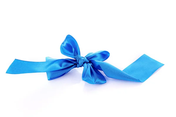 Синя текстильна стрічка ізольована на білому — стокове фото
