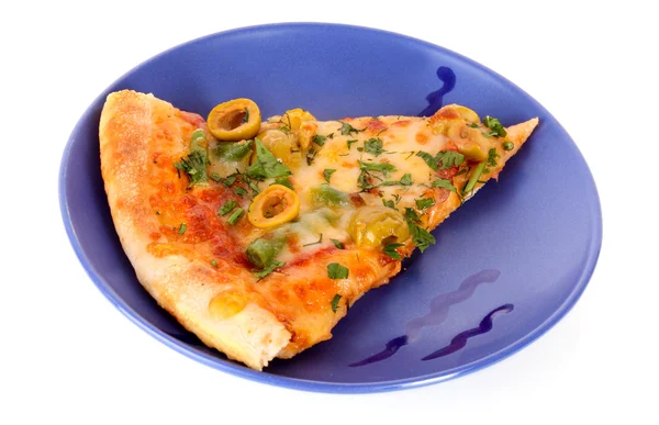 Pizza no prato — Fotografia de Stock