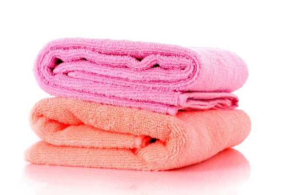 Poucas toalhas isoladas em branco — Fotografia de Stock