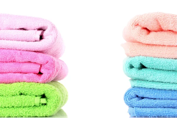 Wenige Handtücher isoliert auf weiß — Stockfoto