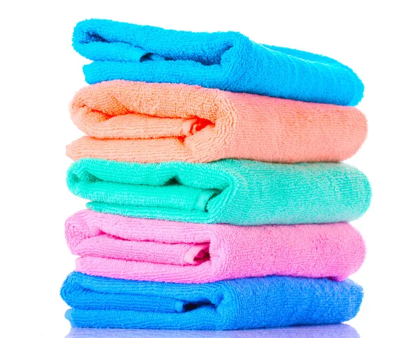 Kilka ręczników na białym tle — Zdjęcie stockowe