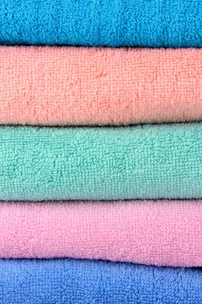 Málo ručníky izolovaných na bílém — Stock fotografie