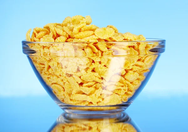 Välsmakande cornflakes i skål — Stockfoto