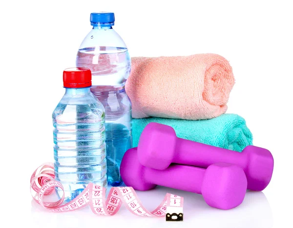 Ręcznik, hantle i butelki z wodą — Zdjęcie stockowe