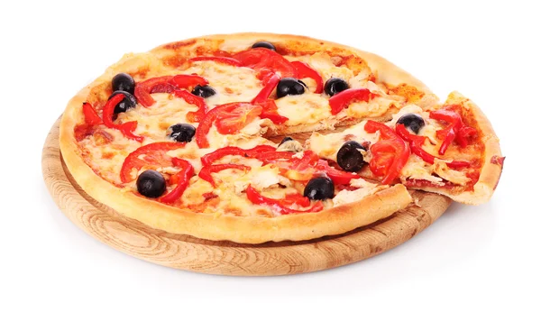 Pizza com azeitonas e tomate close up — Fotografia de Stock