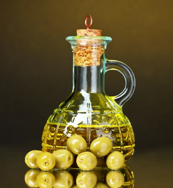 Olivový olej v jar a olivami — Stock fotografie