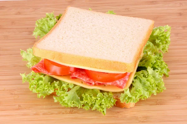 Sandwich sobre mesa de madera —  Fotos de Stock
